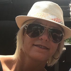 Meet your Posher, Kelli